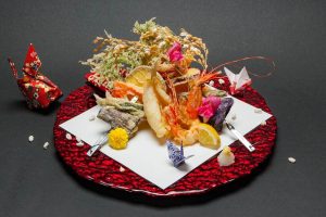 une variété de tempura dans un même plat